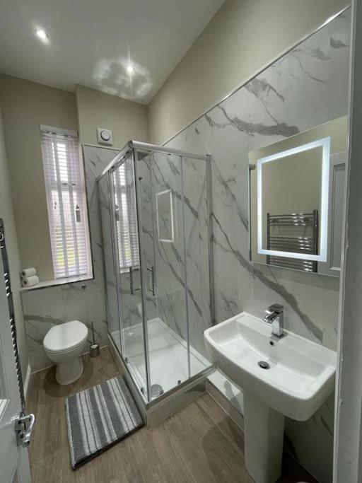 Luxury 2 Bedroom Cottage West Calder Экстерьер фото