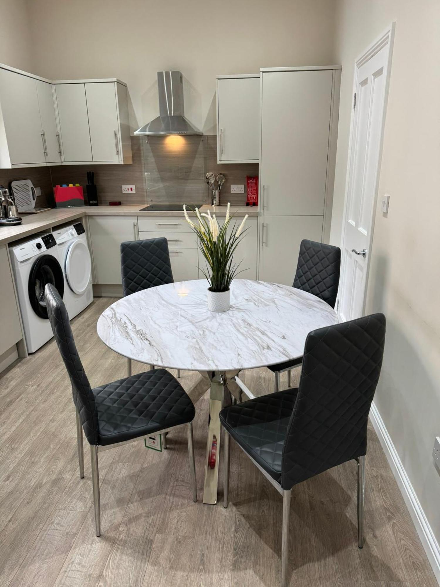 Luxury 2 Bedroom Cottage West Calder Экстерьер фото