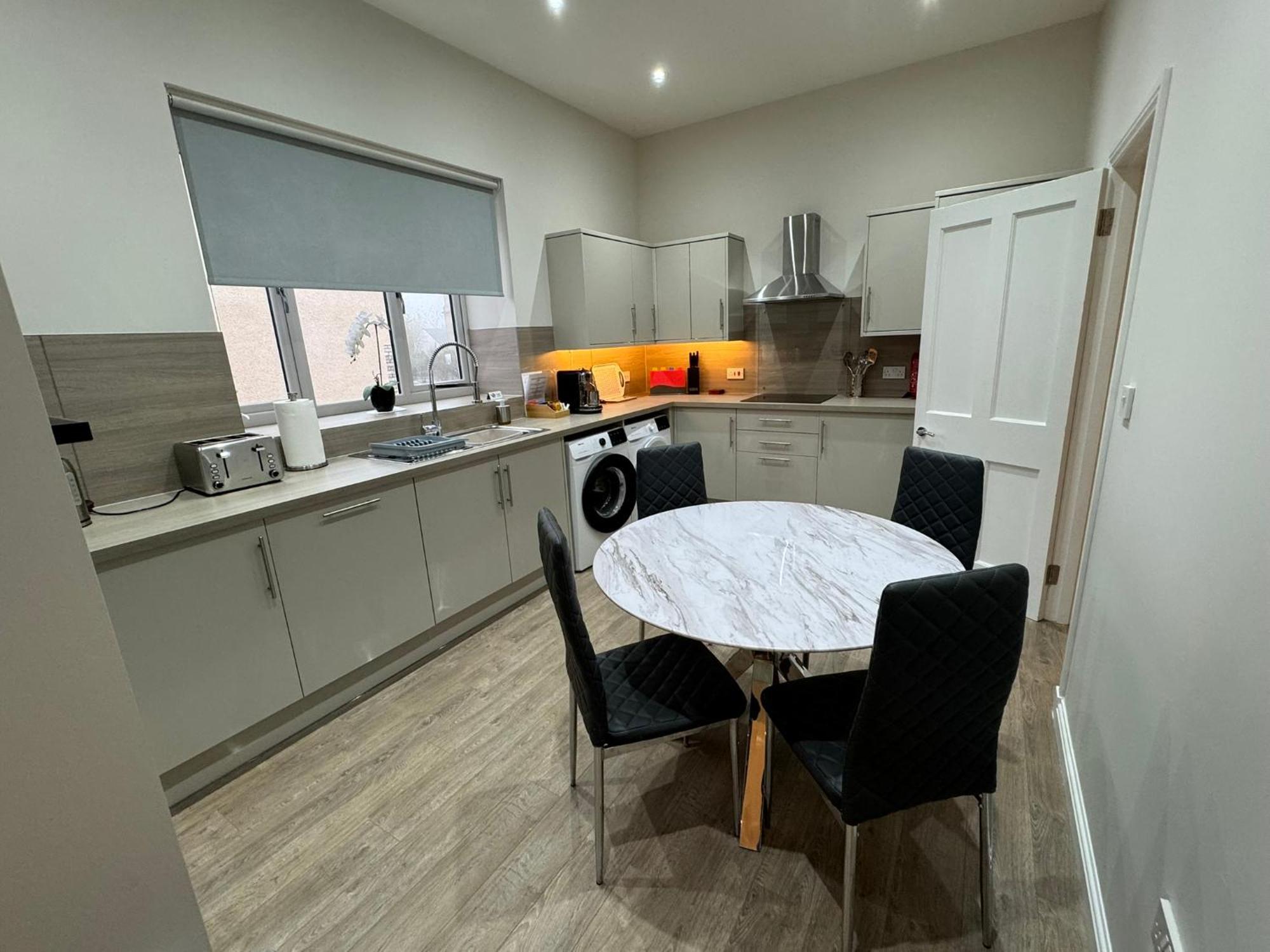 Luxury 2 Bedroom Cottage West Calder Экстерьер фото